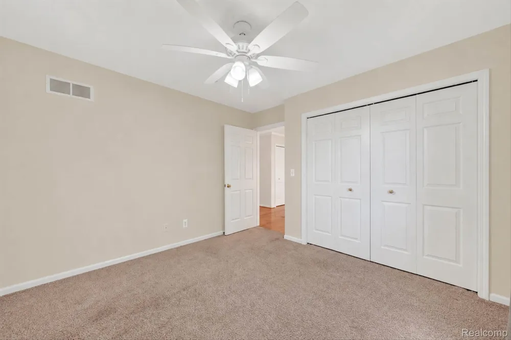 1112 Vernier Road Grosse Pointe Woods City, MI 48236