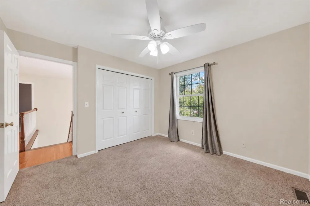 1112 Vernier Road Grosse Pointe Woods City, MI 48236