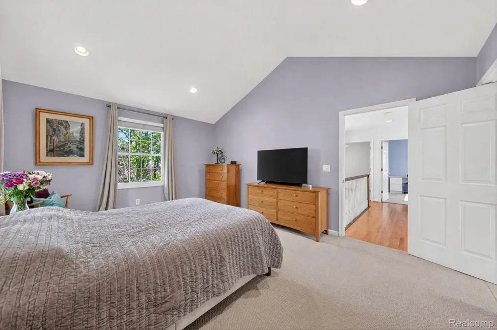 1112 Vernier Road Grosse Pointe Woods City, MI 48236