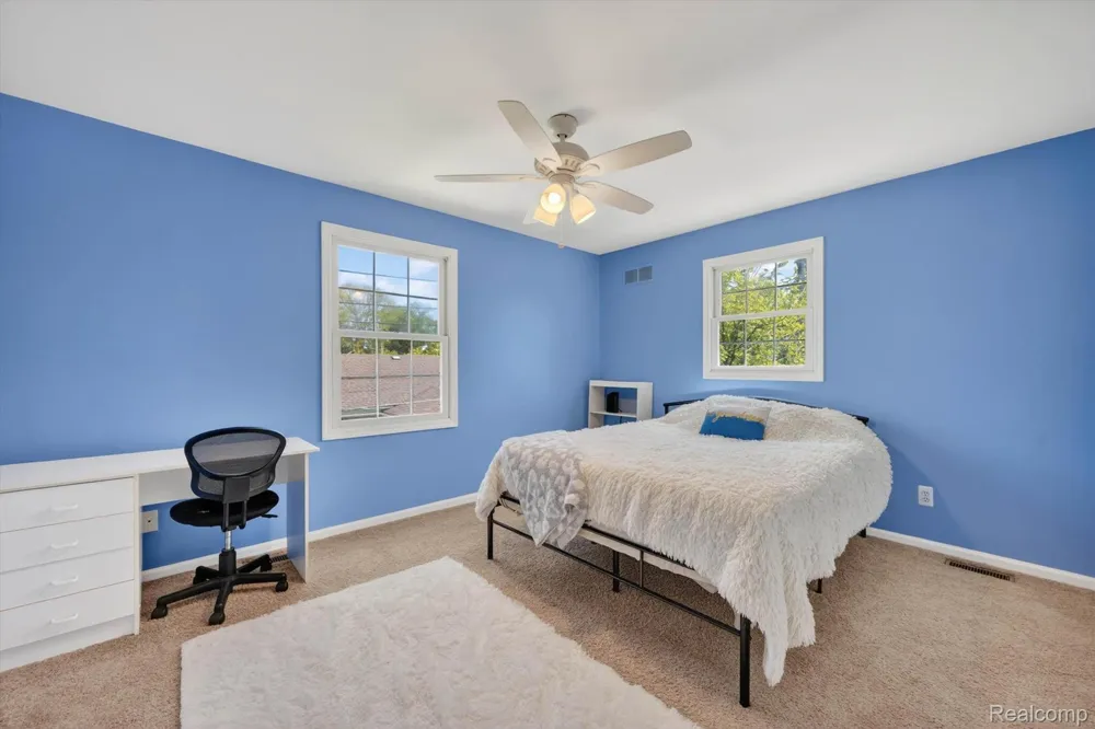 1112 Vernier Road Grosse Pointe Woods City, MI 48236