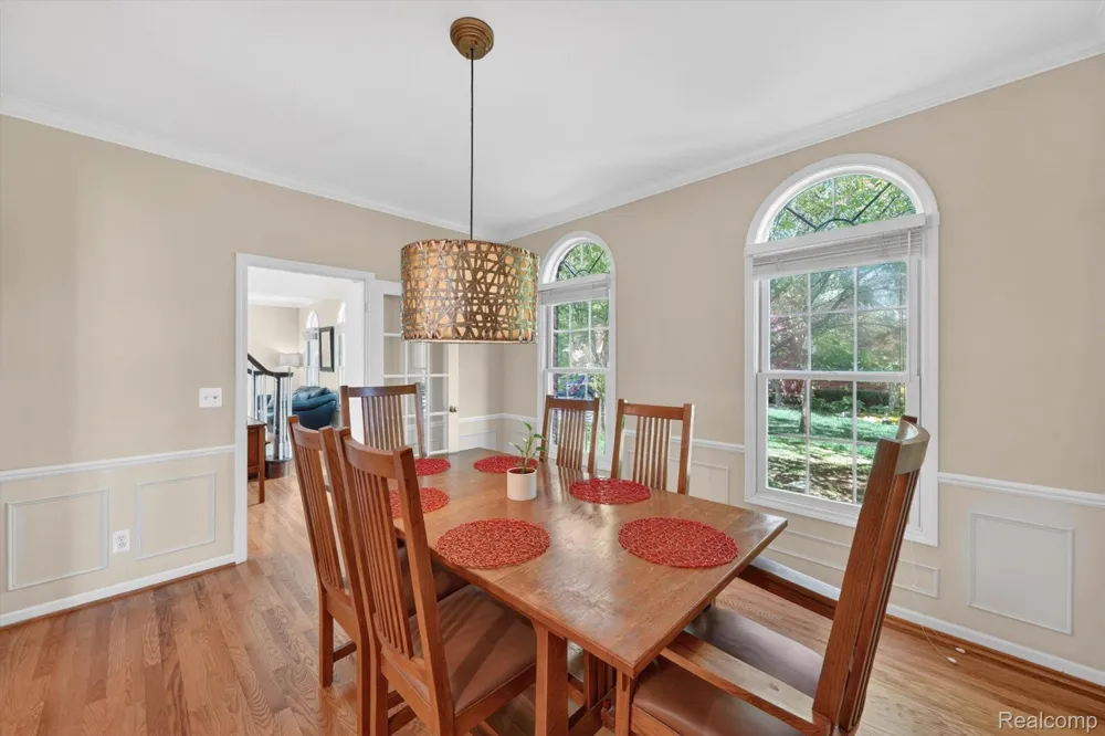 1112 Vernier Road Grosse Pointe Woods City, MI 48236