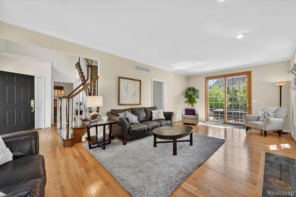 1112 Vernier Road Grosse Pointe Woods City, MI 48236