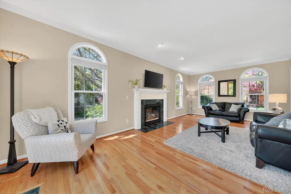 1112 Vernier Road Grosse Pointe Woods City, MI 48236