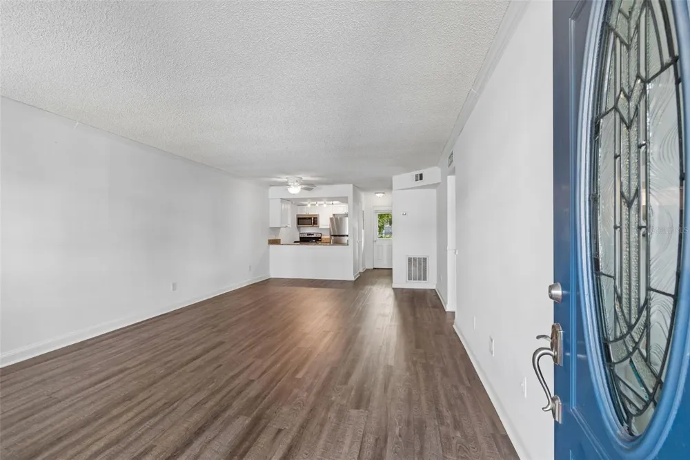 4813 MCELROY #D108 Tampa, FL 33611