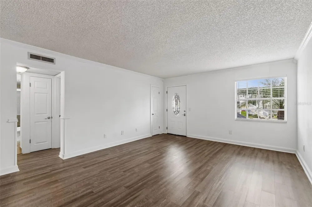 4813 MCELROY #D108 Tampa, FL 33611