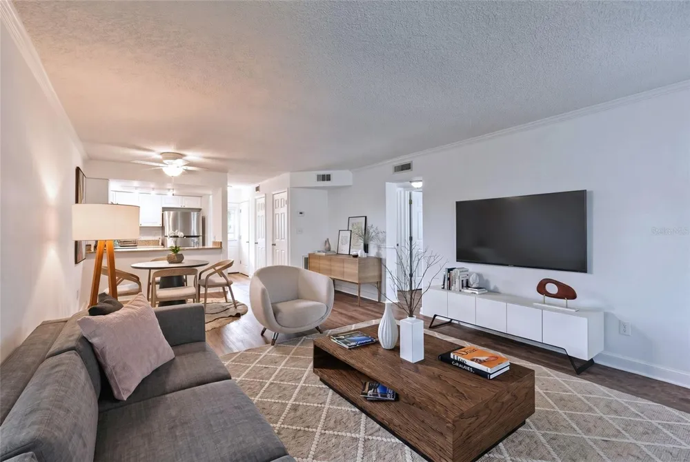 4813 MCELROY #D108 Tampa, FL 33611
