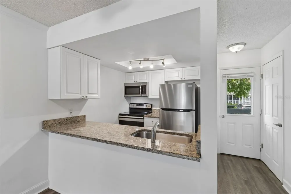 4813 MCELROY #D108 Tampa, FL 33611
