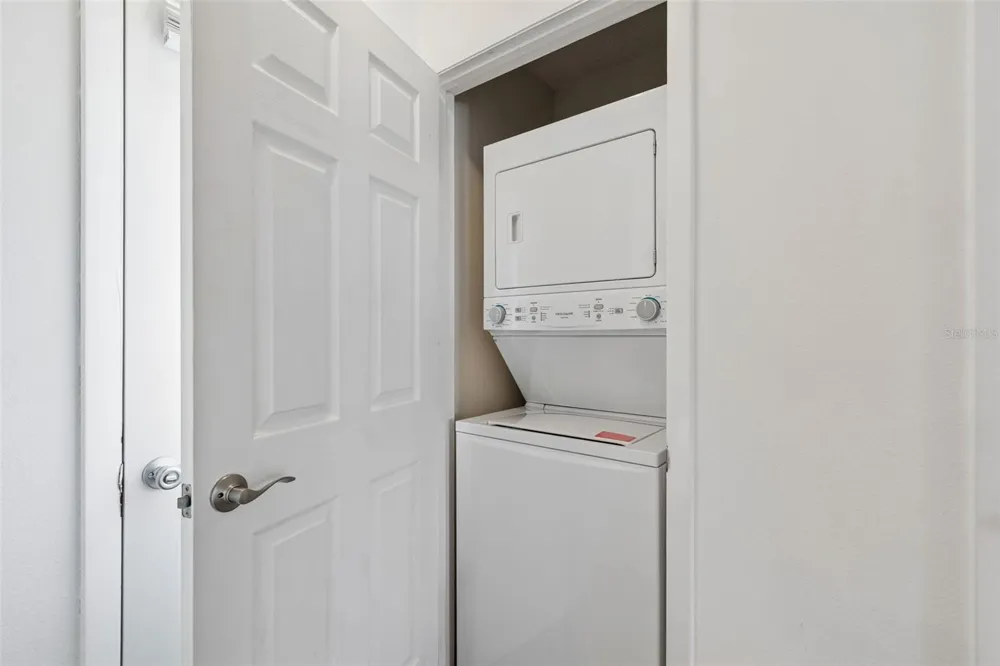4813 MCELROY #D108 Tampa, FL 33611