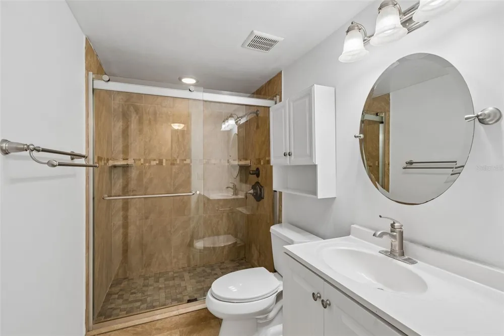 4813 MCELROY #D108 Tampa, FL 33611