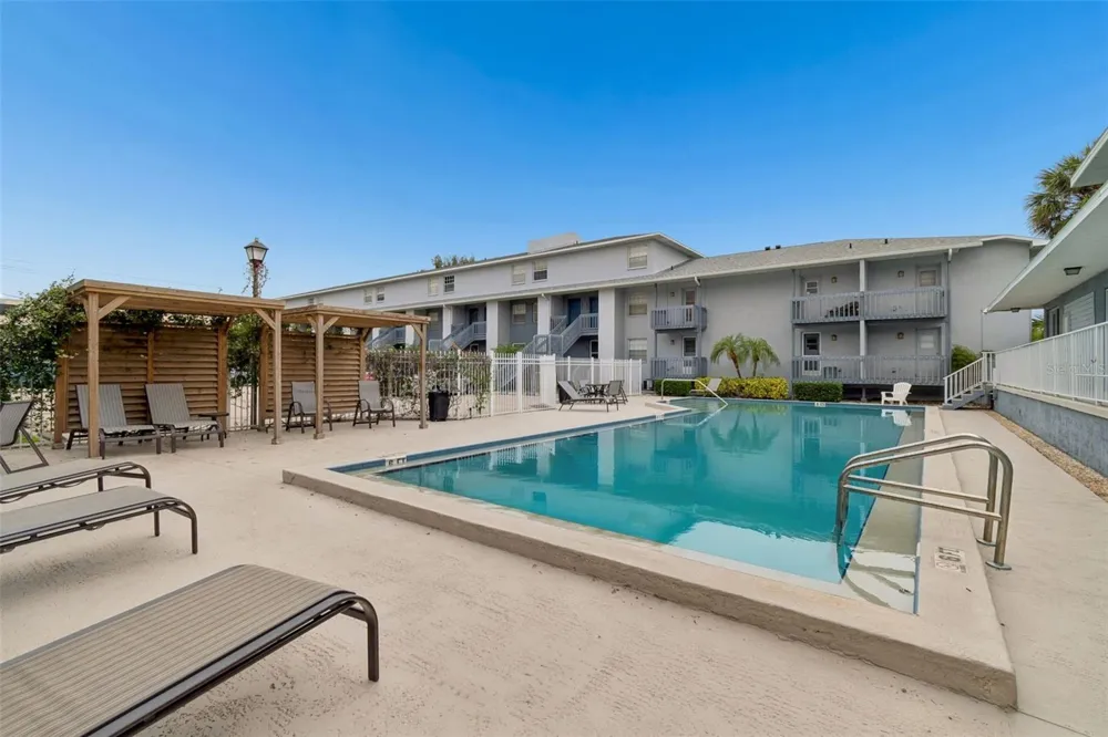 4813 MCELROY #D108 Tampa, FL 33611