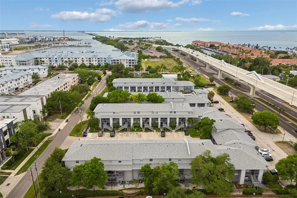 4813 MCELROY #D108 Tampa, FL 33611