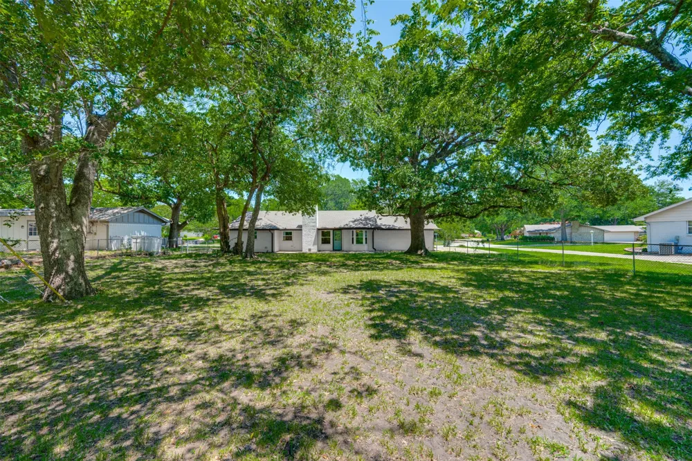 3011 Tanglewood Drive Commerce, TX 75428