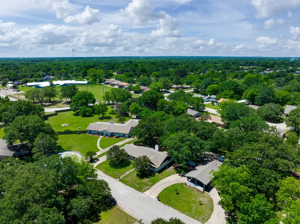 3011 Tanglewood Drive Commerce, TX 75428