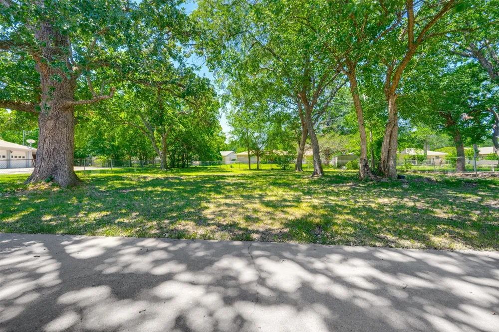 3011 Tanglewood Drive Commerce, TX 75428