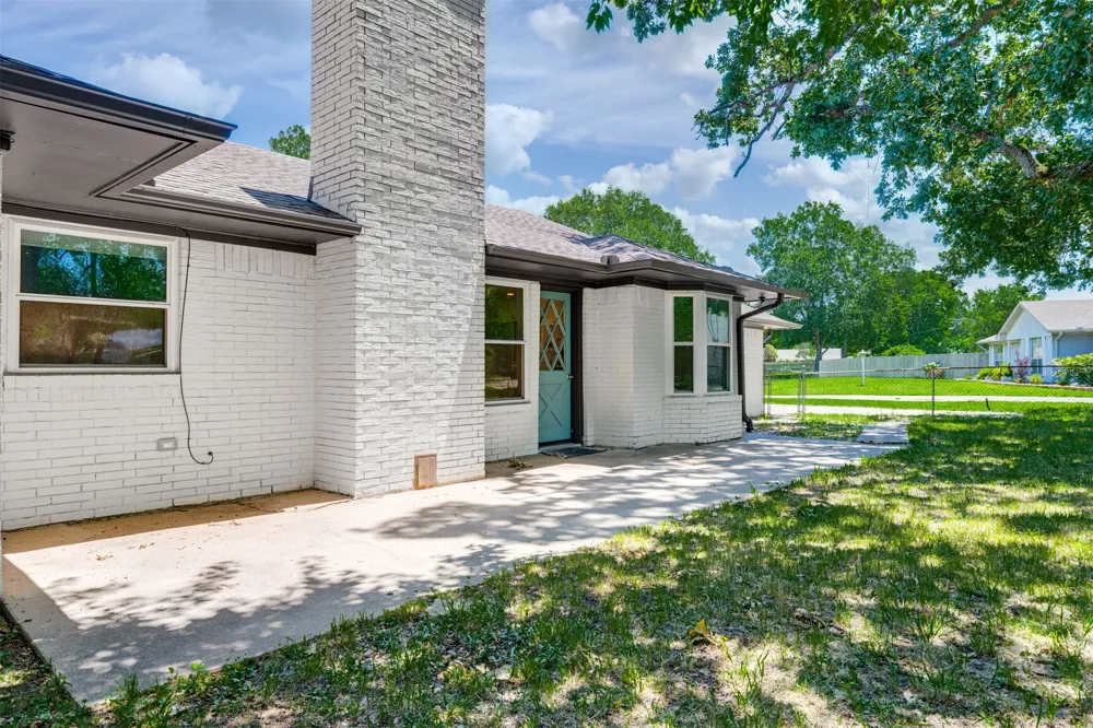 3011 Tanglewood Drive Commerce, TX 75428