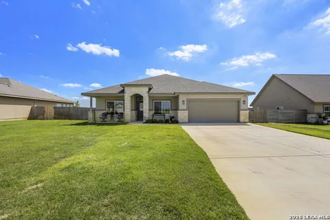 213 COLONIAL LN