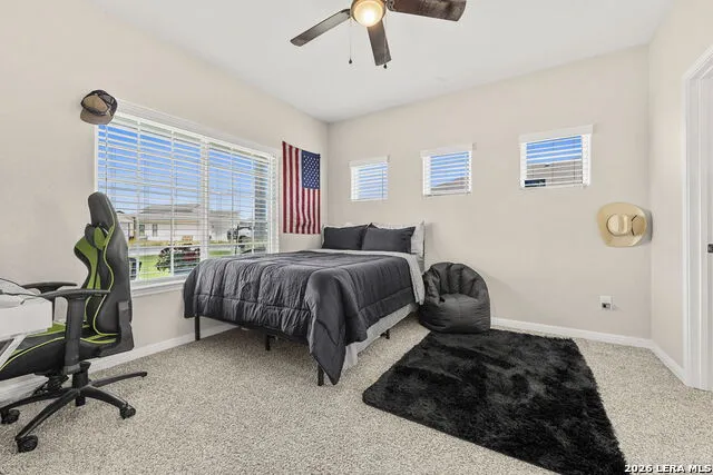213 COLONIAL LN La Vernia, TX 78121