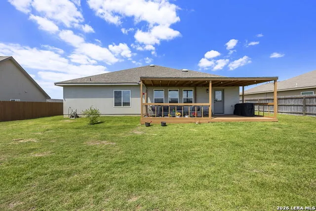 213 COLONIAL LN La Vernia, TX 78121