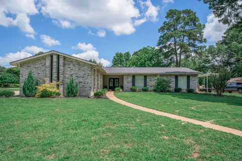 317 E Robinwood