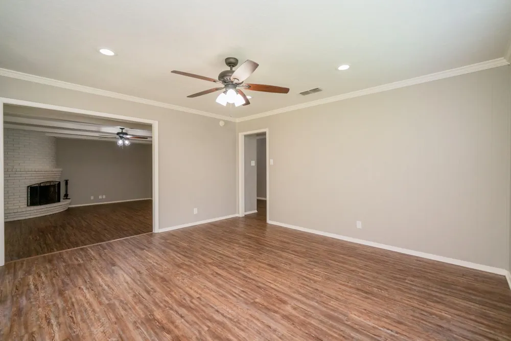 317 E Robinwood White Oak, TX 75693
