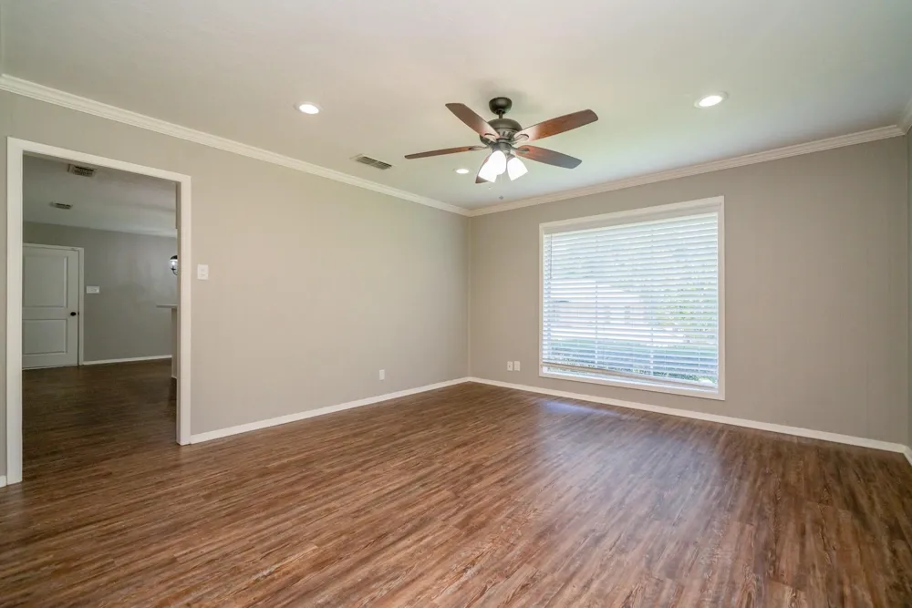 317 E Robinwood White Oak, TX 75693