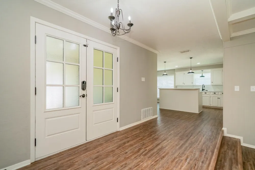 317 E Robinwood White Oak, TX 75693