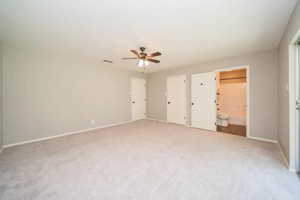317 E Robinwood White Oak, TX 75693