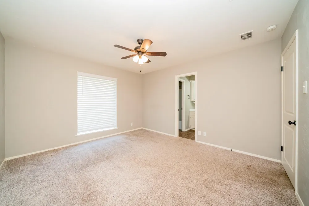 317 E Robinwood White Oak, TX 75693