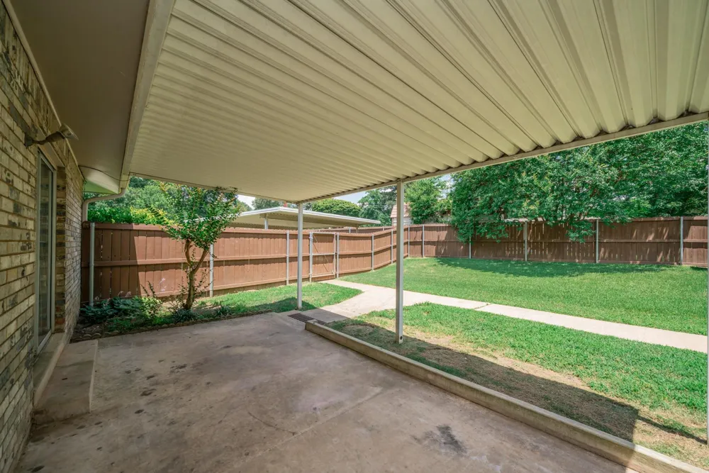 317 E Robinwood White Oak, TX 75693