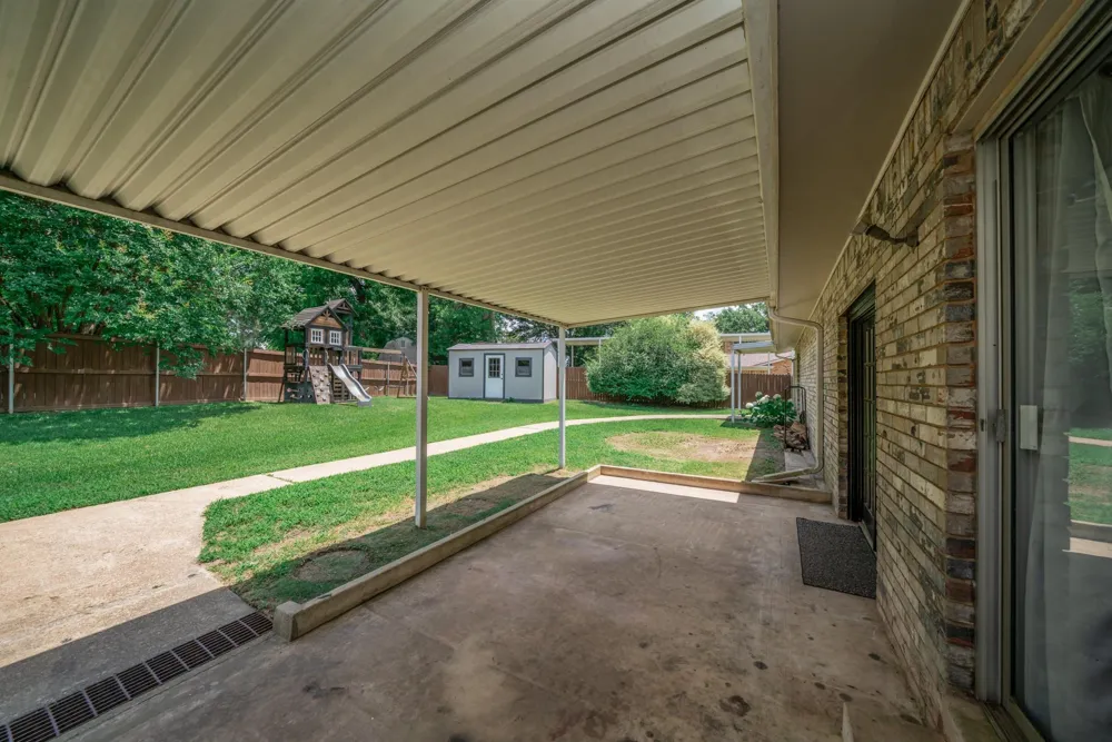 317 E Robinwood White Oak, TX 75693