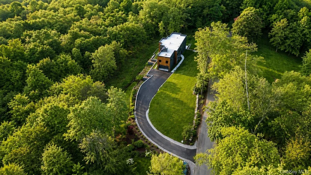 41 Mead Road Armonk, NY 10504