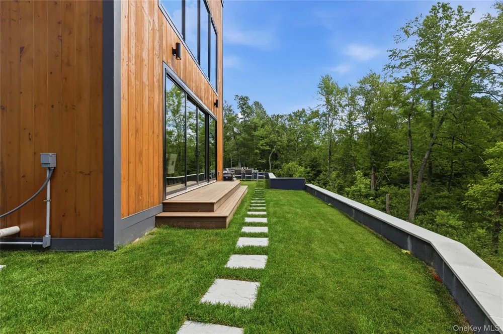 41 Mead Road Armonk, NY 10504