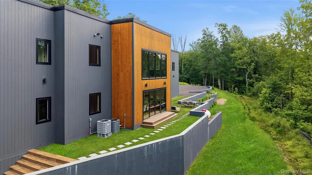 41 Mead Road Armonk, NY 10504