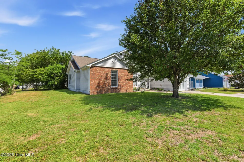 2619 Idlebrook Circle Midway Park, NC 28544