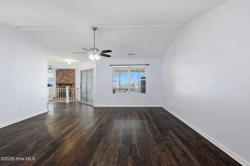 2619 Idlebrook Circle Midway Park, NC 28544