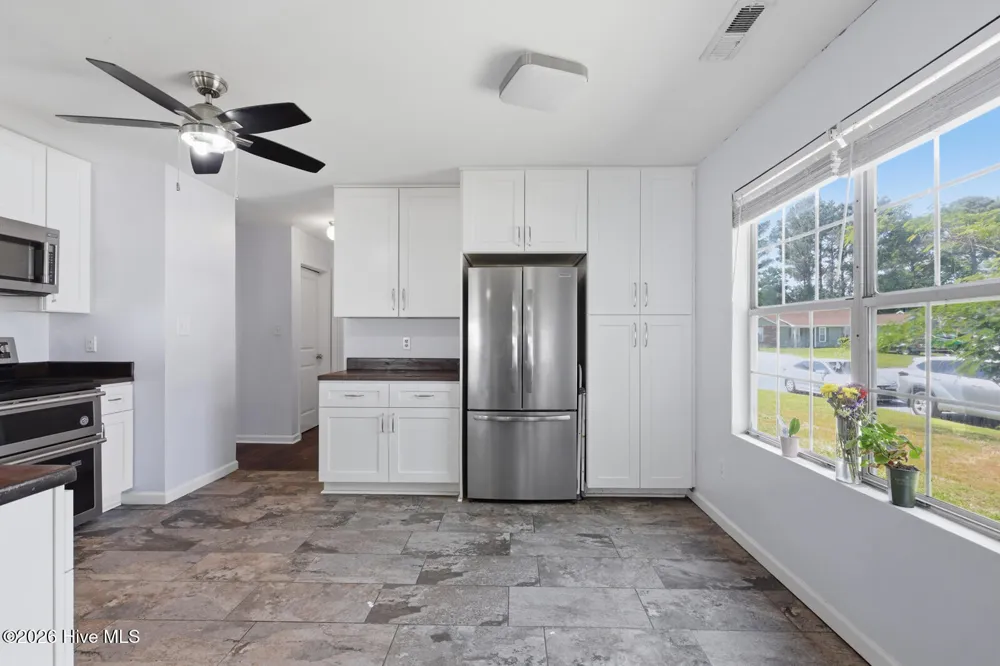 2619 Idlebrook Circle Midway Park, NC 28544