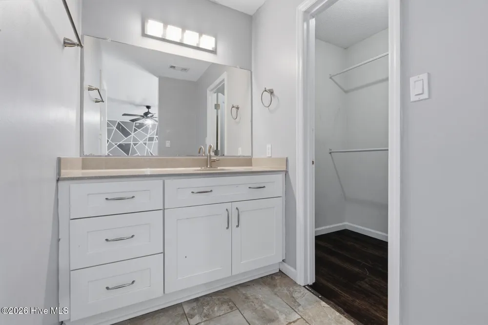 2619 Idlebrook Circle Midway Park, NC 28544