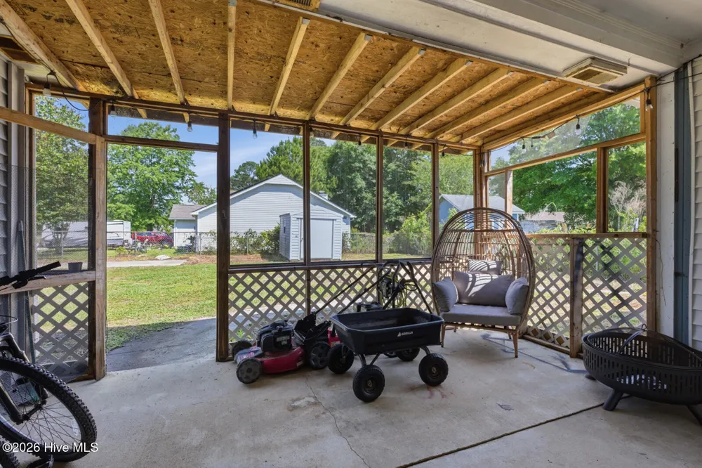 2619 Idlebrook Circle Midway Park, NC 28544