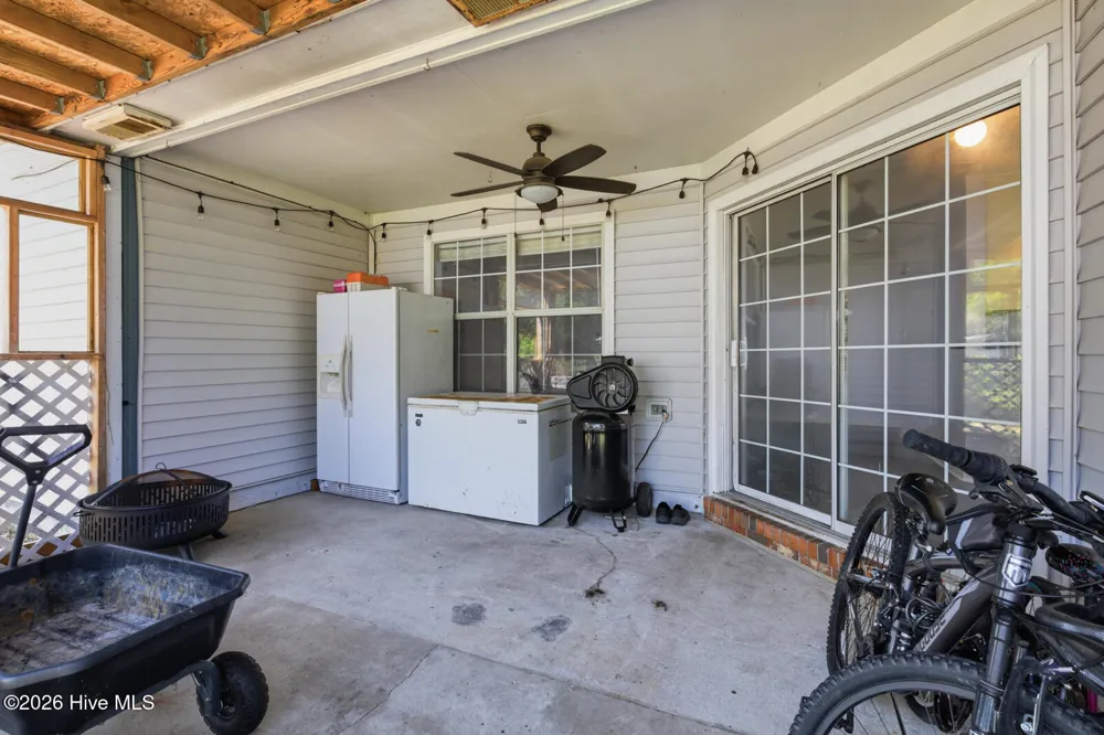 2619 Idlebrook Circle Midway Park, NC 28544