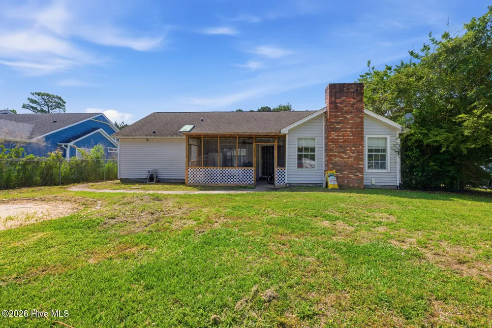 2619 Idlebrook Circle Midway Park, NC 28544
