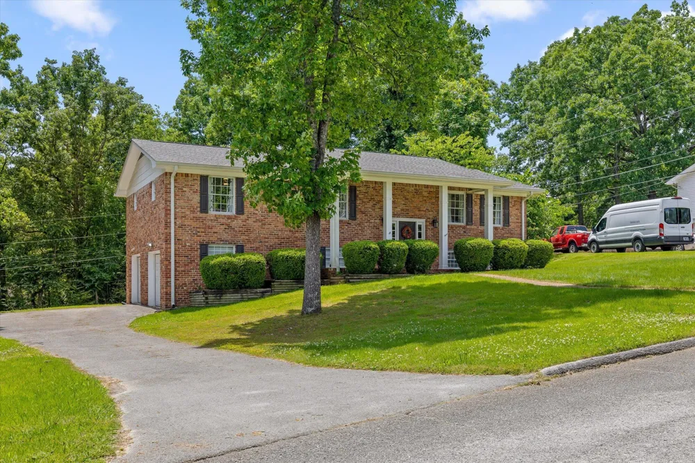 8611 Clearwood Road Chattanooga, TN 37421