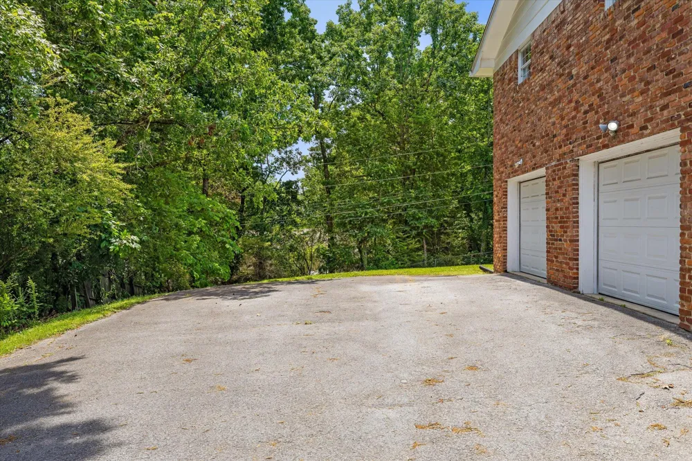 8611 Clearwood Road Chattanooga, TN 37421