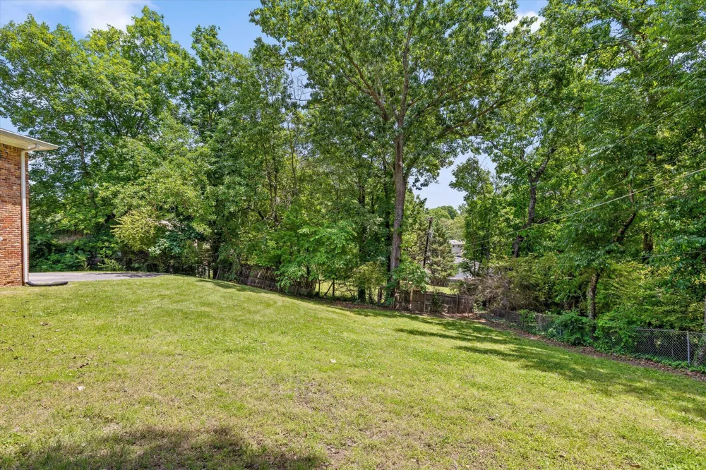 8611 Clearwood Road Chattanooga, TN 37421