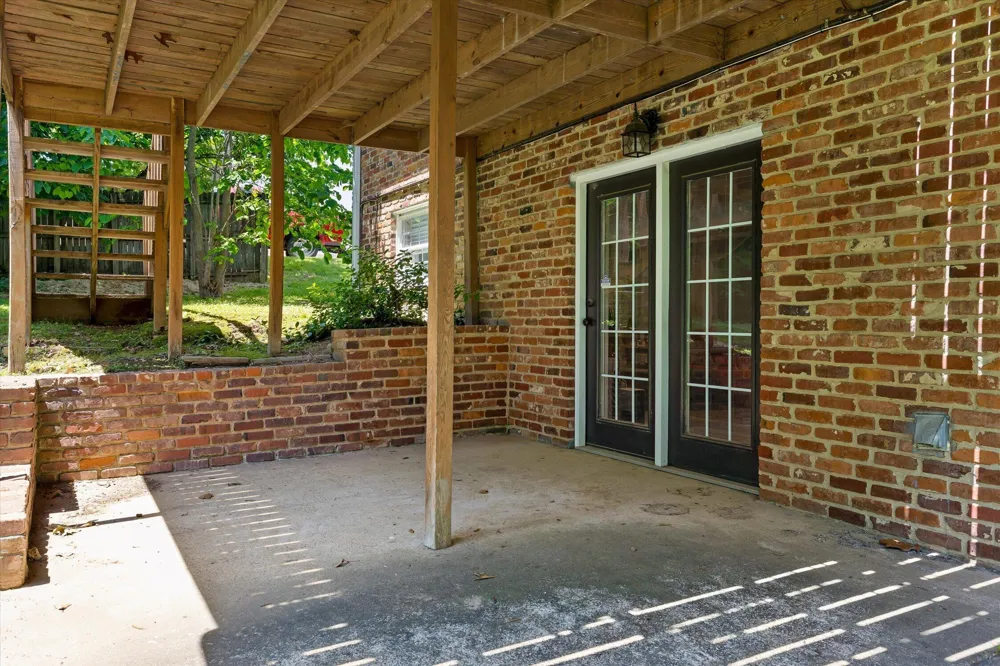8611 Clearwood Road Chattanooga, TN 37421