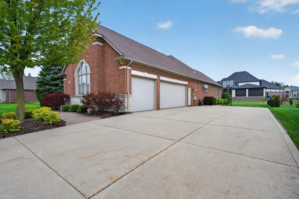 62734 Morningside Drive Washington Township, MI 48094