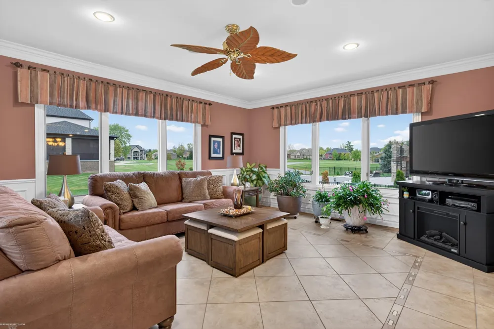 62734 Morningside Drive Washington Township, MI 48094