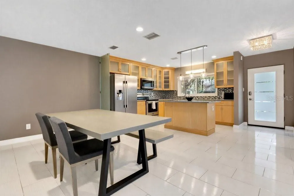 514 BAKER STREET Orlando, FL 32806