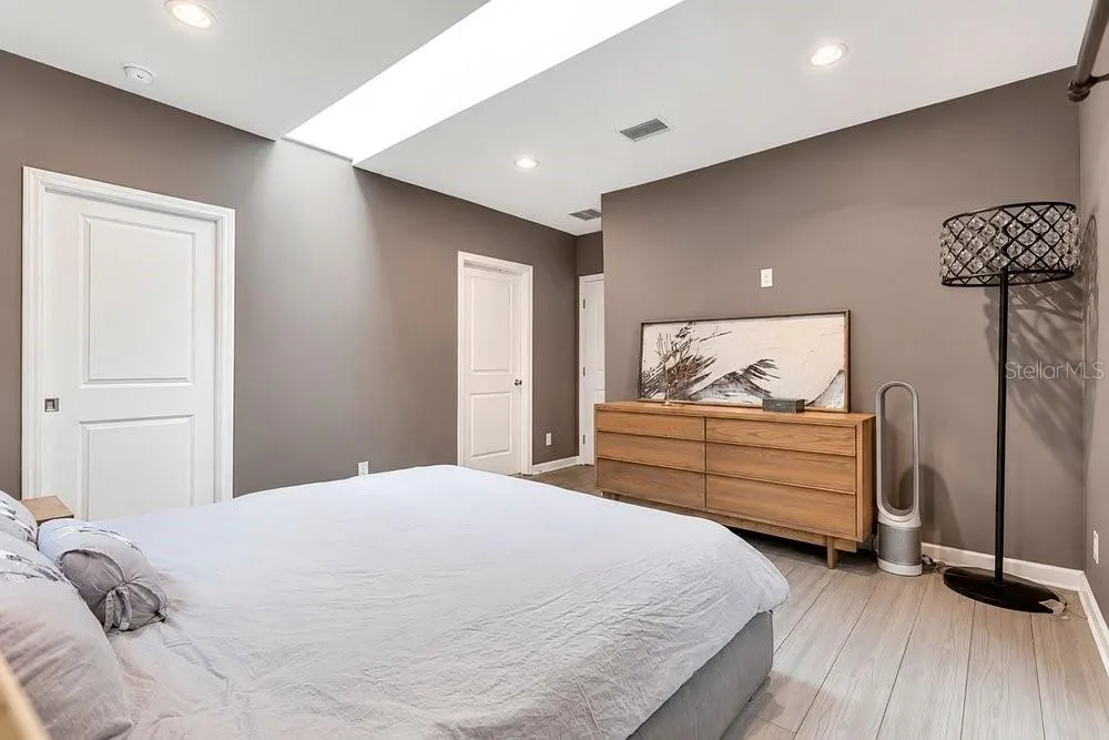 514 BAKER STREET Orlando, FL 32806