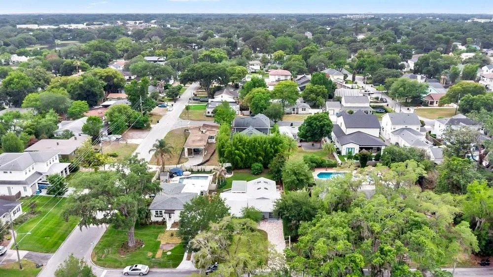 514 BAKER STREET Orlando, FL 32806