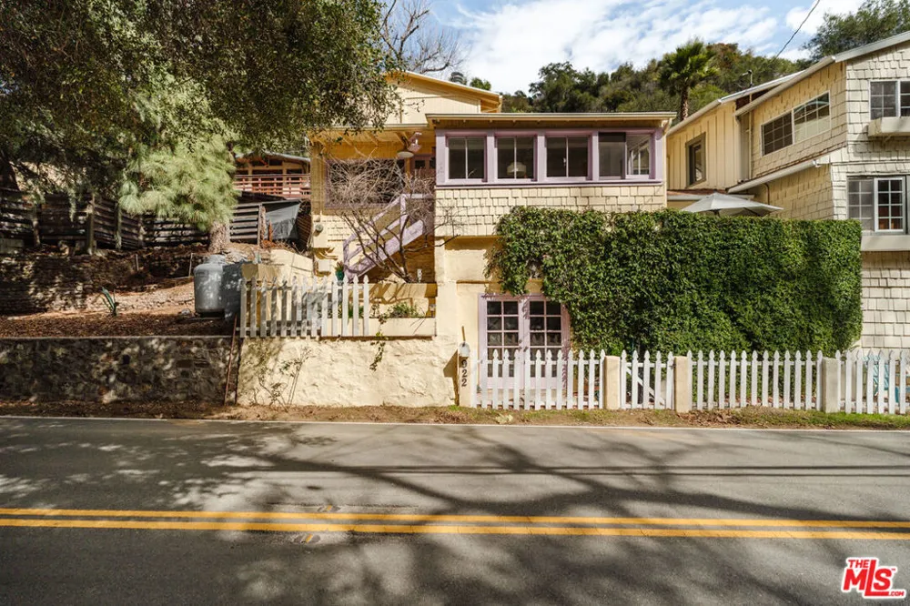 922 Old Topanga Canyon Road Topanga, CA 90290